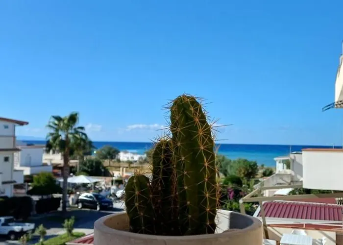 Sun & Sea - Vista Mare דירה *